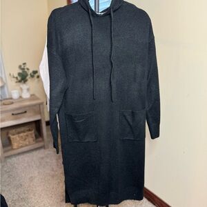 Knitted long sleeve.